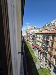 Appartement  Calle de preciados. Excelente piso exterior, dividido en 7  estudios  con baño y coc