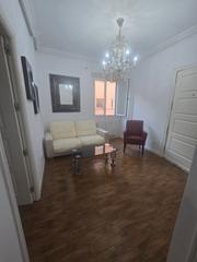 Pis  Calle de amaniel. Exelente piso exterior, listo para entrar a vivir