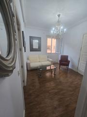 Pis  Calle de amaniel. Exelente piso exterior, listo para entrar a vivir