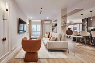 Appartement  Calle de castelló. Piso exterior, recién reformado, completamente amueblado y equip