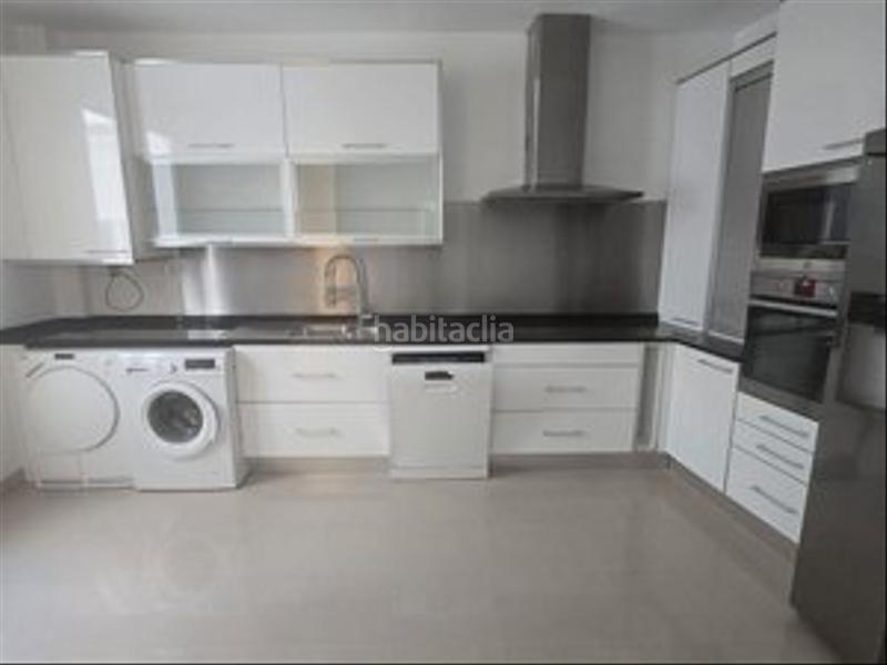 Foto 1b7ef090-563d-49ca-bb9c-438e722ca06e. Alquiler piso  exterior, recién reformado, cocina equipada casa sin amueblar en Madrid