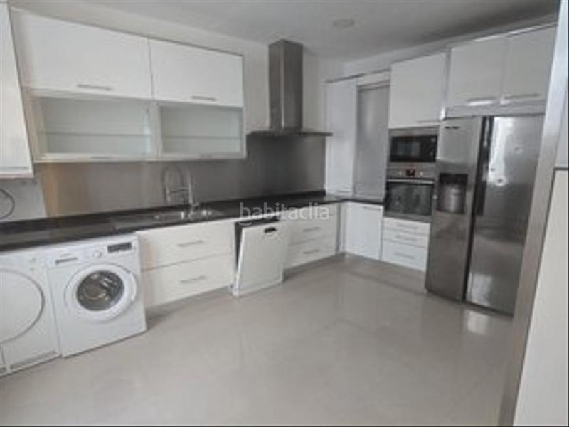 Foto 2b3a0637-4a79-4d02-9441-5890f7b2ed5a. Alquiler piso  exterior, recién reformado, cocina equipada casa sin amueblar en Madrid