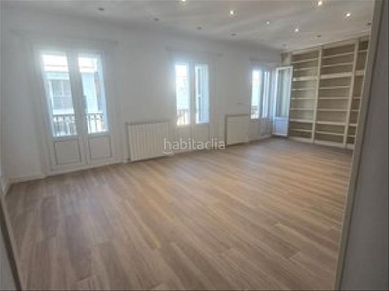 Foto a5ba7df8-97c4-441e-8297-72aa31e566f1. Alquiler piso  exterior, recién reformado, cocina equipada casa sin amueblar en Madrid