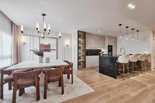 Etagenwohnung  Calle de castelló. Piso exterior, recién reformado, completamente amueblado y equip