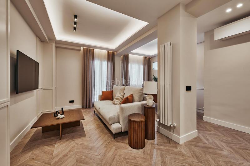 Foto 84332ad6-8809-49f9-bdf2-e51541be19b0. Piso precioso piso recien reformado , exterior en Madrid