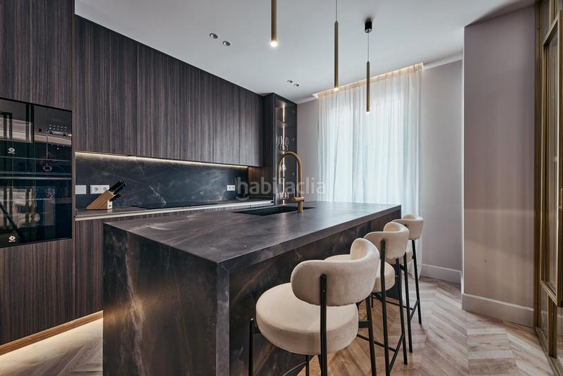 Foto cf211f18-b9b6-429a-924e-f07d8463292f. Piso  exterior, recién reformado, completamente amueblado y equipado en Madrid