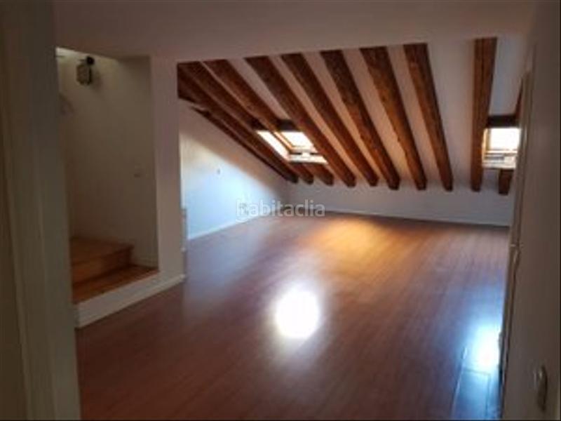 Foto ba1ee125-2d76-467c-88e9-163c351d7959. Rent duplex with heating in Cortes-Huertas Madrid