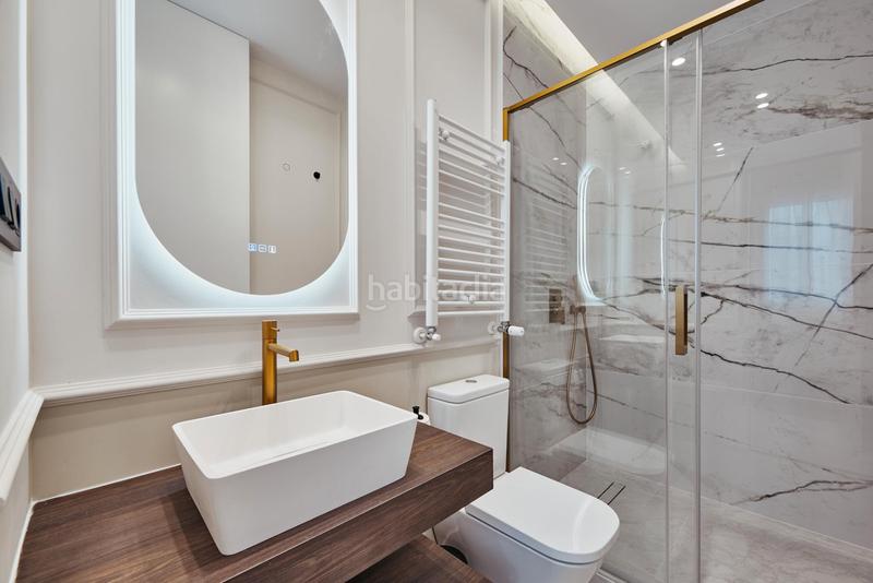 Foto e969ac8b-90e1-46b9-9420-0b991715a9f9. Piso precioso piso interior muy luminoso, completamente amueblado y equipado en Madrid