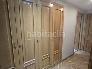 Foto 4e67dfed-74e7-4e6b-8c26-f7590c8f27b6. Lloguer loft amb calefacció piscina a San Juan Bautista Madrid