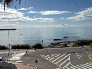 Casa adossada  Carrer de santaella. Chalet adosado, con vistas a la playa desde el balcón