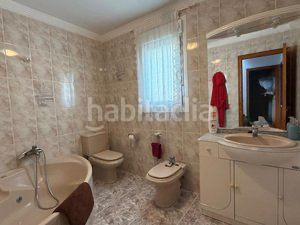 Foto fd95b6df-3f3a-43c3-8dd9-433ae5700e02. Casa adossada amb calefacció aparcament a Casco Urbano Vinaròs