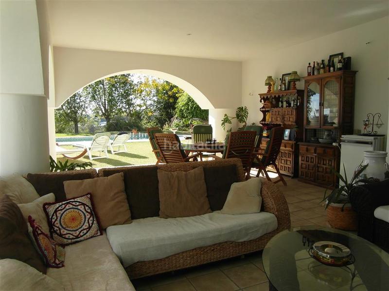 Foto 66bae847-7bdf-4117-a6f8-65a5ee4118c3. Chalet mit parking pool in los arqueros - puerto del almendro Benahavís