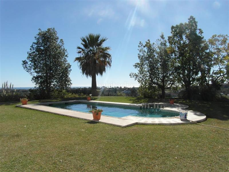 Foto e359b468-cf92-45ed-858c-637c3860f0c2. Chalet en los arqueros - puerto del almendro Benahavís
