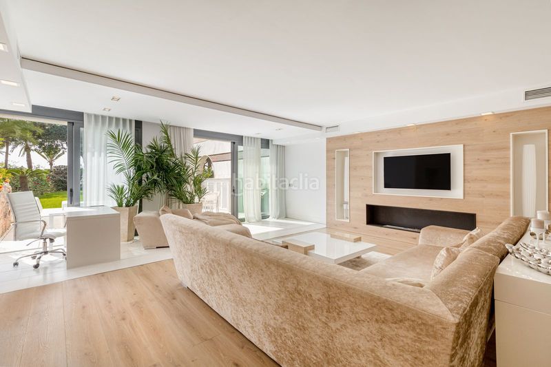 Foto a879c1d8-edee-4c74-b28b-b21725d0acc8. Planta baixa amb aparcament piscina a Puerto Banús Marbella
