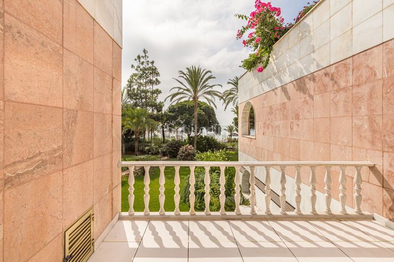 Foto cee80759-d529-4db7-b54f-73fa20b3d33a. Planta baixa amb aparcament piscina a Puerto Banús Marbella