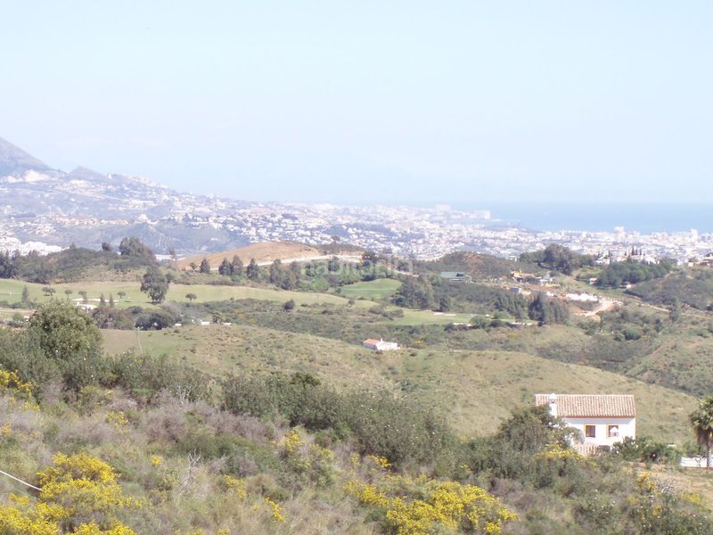 Foto 1f9ddf72-efb8-42ea-8a71-6fe8edf790f7. Terreny residencial a la cala Mijas Mijas