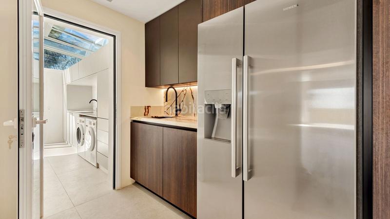 Foto c740c037-8c6e-44ce-9b42-b9fa474623e0. Zweistöckige wohnung mit parking pool in Río Real Marbella