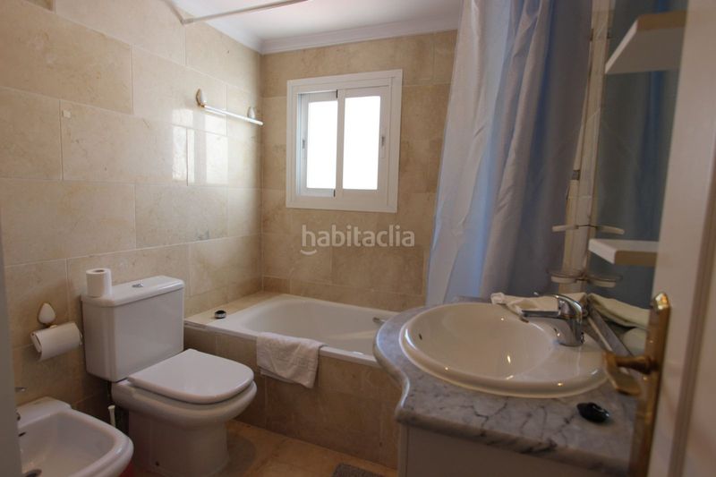 Foto 39af4303-790f-4a86-9206-7b09a7af8f76. Àtic amb aparcament piscina a Puerto Banús Marbella
