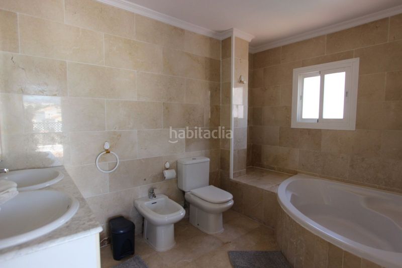 Foto c08e0ded-e925-49a7-a19a-001f2cb48bb3. Àtic amb aparcament piscina a Puerto Banús Marbella