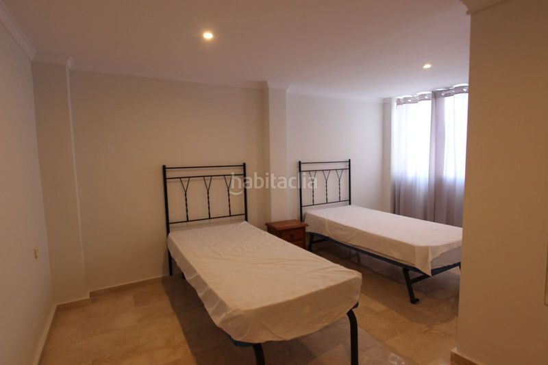 Foto c759e5c9-5aa5-4943-84c2-679ffd6eb96a. Àtic amb aparcament piscina a Puerto Banús Marbella