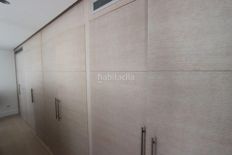 Foto 75885339-f2db-4207-b16c-a48e7b46bde2. Àtic amb aparcament piscina a Puerto Banús Marbella