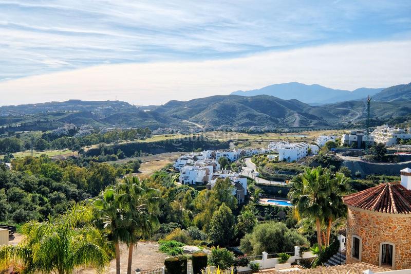 Foto fbe95975-5eb4-428d-8dbd-f3afed94a302. Chalet mit pool in los arqueros - puerto del almendro Benahavís