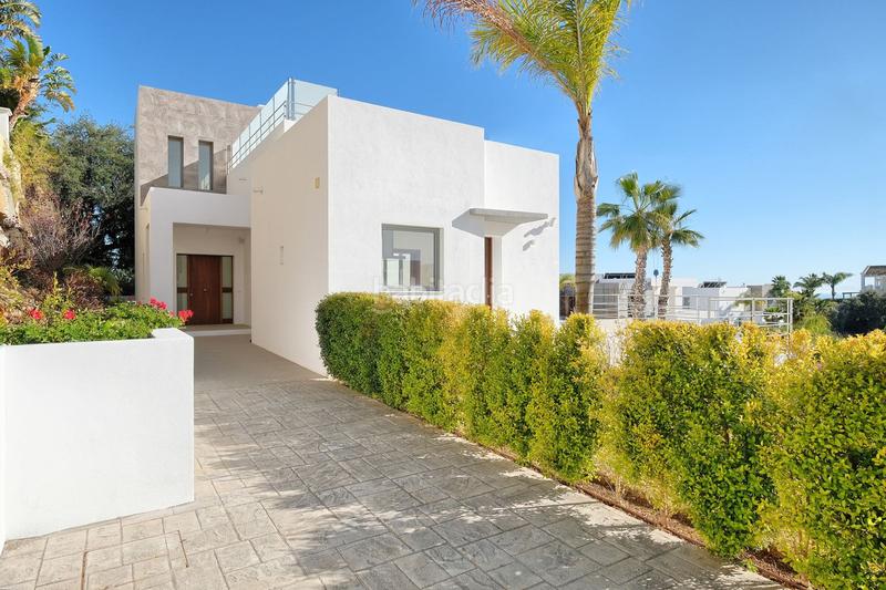 Foto e359c230-c8c6-471f-bc1a-e57278f4f28c. Chalet en los arqueros - puerto del almendro Benahavís