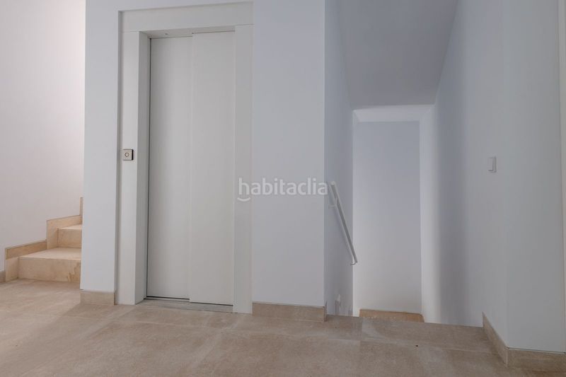 Foto e94104af-c05e-4072-98b5-5a7e898bbee8. Xalet amb aparcament piscina a La Merced Marbella