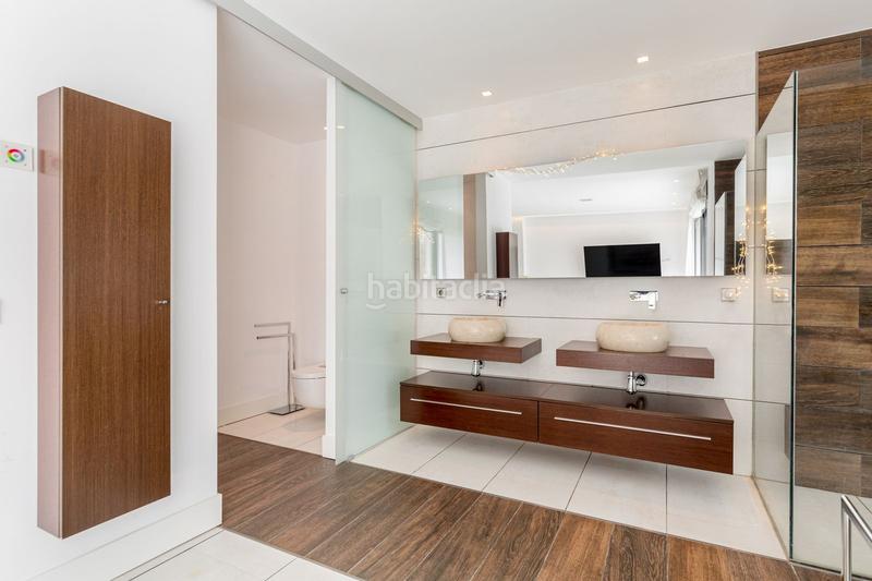 Foto 571a7033-2605-4ce2-b7ee-3f05aefcc603. Rent ground floor with parking pool in Puerto Banús Marbella