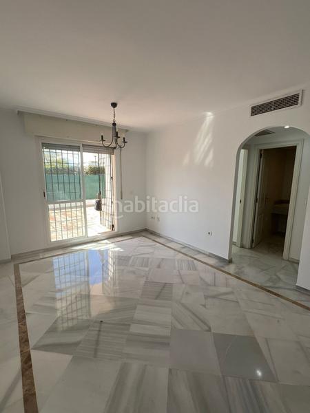 Foto 32001bd4-d406-4a1c-838a-dc6b24e8326c. Planta baja en Nueva Andalucía centro Marbella