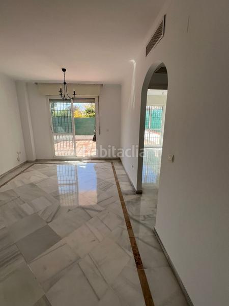 Foto 50b7a09a-46b8-42f3-9089-8b72835a5c56. Planta baja en Nueva Andalucía centro Marbella