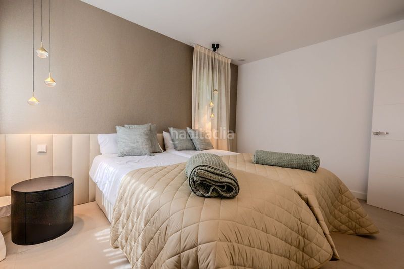 Foto 5851c0b1-0524-48f4-b114-ff99a1e56f15. Xalet amb aparcament piscina a Puerto Banús Marbella