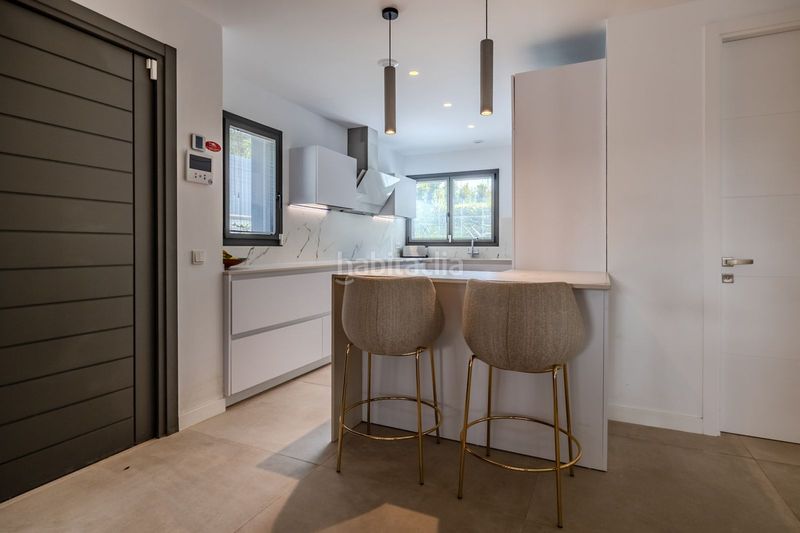 Foto 8cab730b-0829-4ad3-9f44-ce2ee35fb119. Xalet amb aparcament piscina a Puerto Banús Marbella