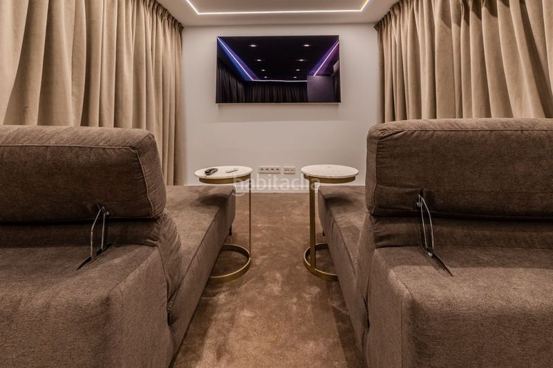 Foto 9c512cdf-f3b7-42e3-b5d7-bc4128d220c7. Xalet amb aparcament piscina a Puerto Banús Marbella