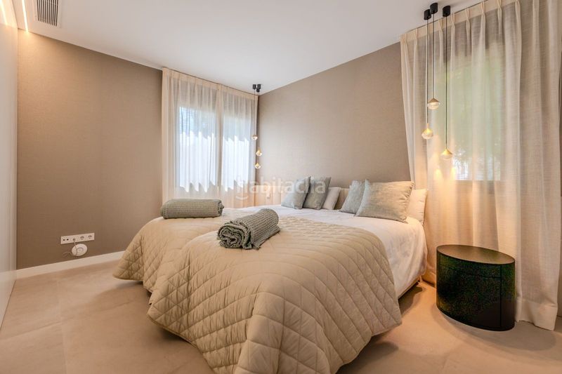 Foto c23138e1-315e-4dfe-8484-48507c677b85. Xalet amb aparcament piscina a Puerto Banús Marbella