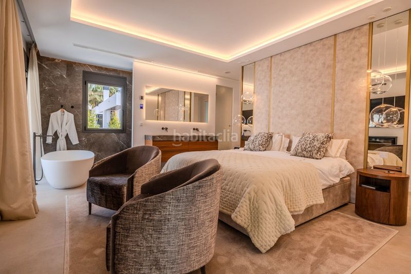 Foto d7d62108-4990-4ae8-bbc2-27d9cae56271. Xalet amb aparcament piscina a Puerto Banús Marbella