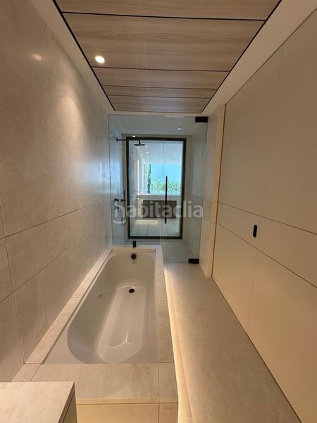 Foto 577ef3c6-7392-4b38-8e2f-8ea143196d2e. Planta baixa amb aparcament piscina a bahía de Marbella Marbella