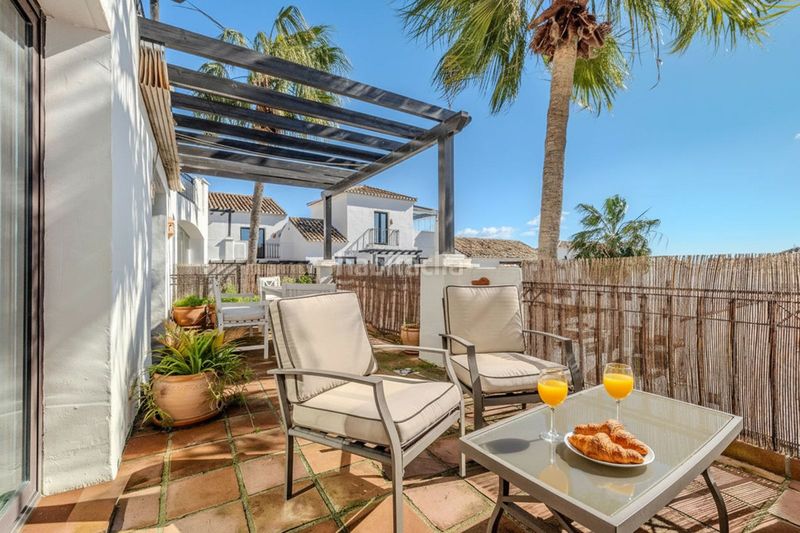 Foto 06d106c1-ff64-46eb-bec5-f8fe47112327. Dúplex en Alto de los Monteros Marbella