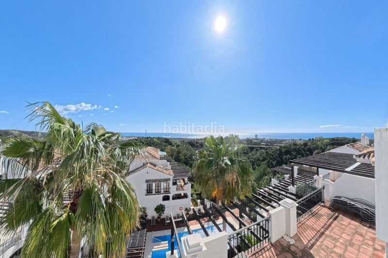 Foto 0da632a5-5e1d-4608-9c23-9b471a9a24a3. Dúplex en Alto de los Monteros Marbella