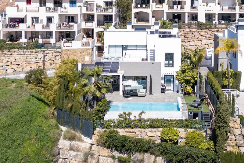 Foto ebaf9868-2483-40b9-8868-6b9475f252bc. Chalet con parcheggio piscina in la cala Mijas Mijas