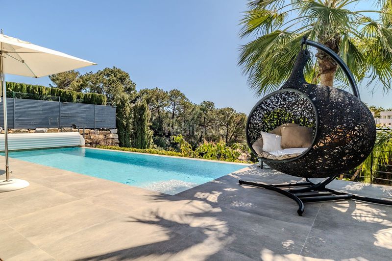 Foto 0c75b12d-979f-4000-8877-76c7152d6f81. Xalet amb aparcament piscina a la cala Mijas Mijas