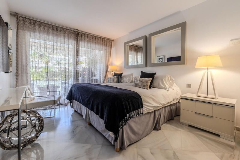Foto a682e8e9-ea92-430d-b53a-84475fa8ed29. Planta baixa amb aparcament piscina a Puerto Banús Marbella