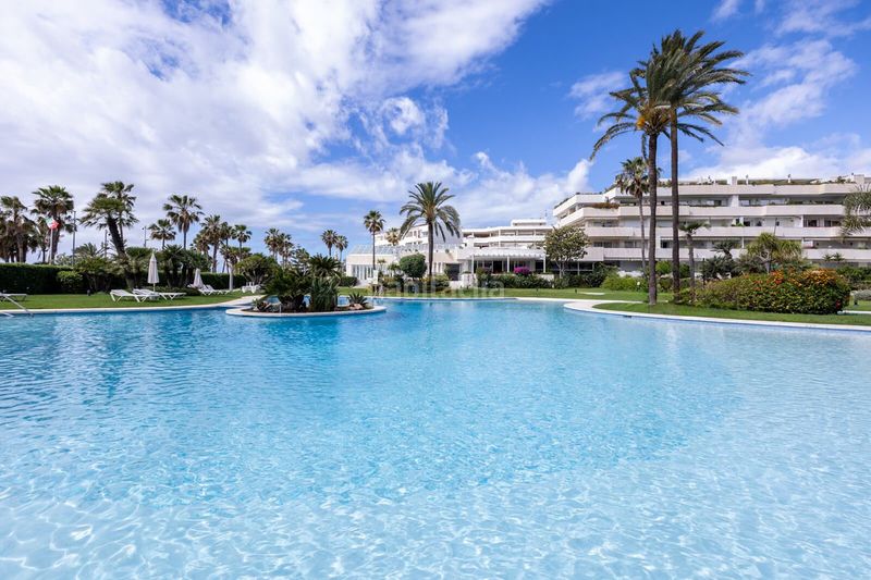 Foto aeafef43-b731-455d-ba90-9c382d65c9d2. Planta baixa amb aparcament piscina a Puerto Banús Marbella