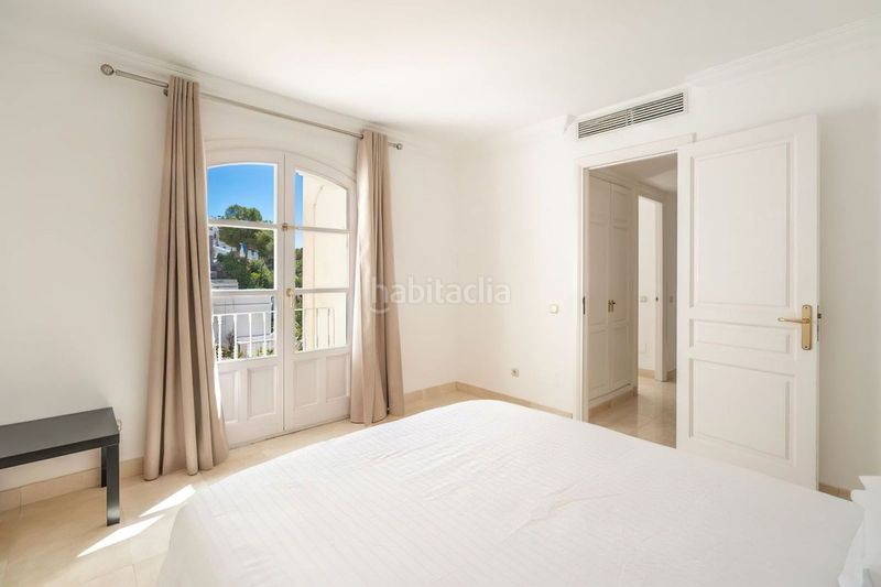 Foto f662276e-2a8b-4291-9457-a2dd98e083bd. Casa adossada amb aparcament piscina a La Quinta Benahavís