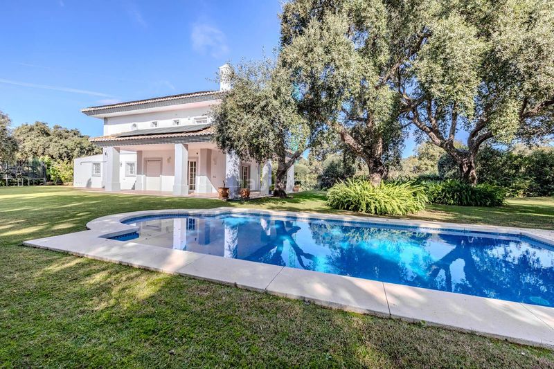 Foto 57948b8b-1803-4aa0-af3e-31c4986adbe6. Xalet amb aparcament piscina a Sotogrande alto Sotogrande