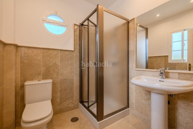 Foto 89afd199-1e3e-47bd-a03d-691f94bf3a48. Xalet amb aparcament piscina a Sotogrande alto Sotogrande