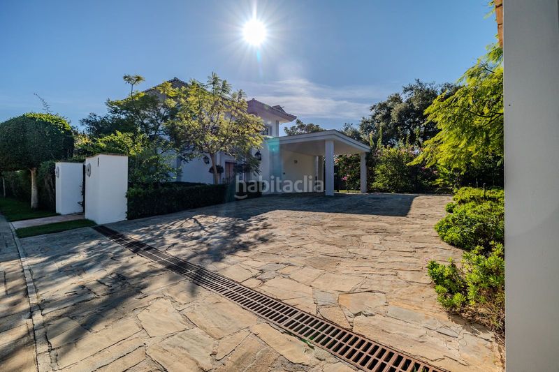 Foto c3a62a9b-9918-448c-849e-39c26012f020. Xalet amb aparcament piscina a Sotogrande alto Sotogrande
