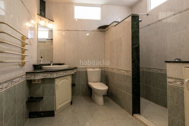 Foto 4d4b8ff7-4dbd-4ca9-adfd-70b5fcdd62cb. Chalet en El Faro de Calaburra - Chaparral Mijas