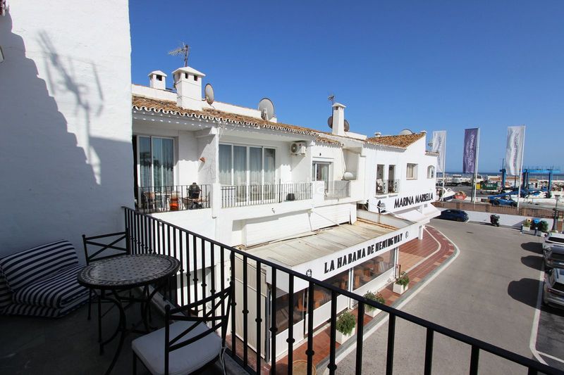 Foto 4901ca60-8875-4d7d-b873-f3f6c37ed6d5. Pis a Puerto Banús Marbella