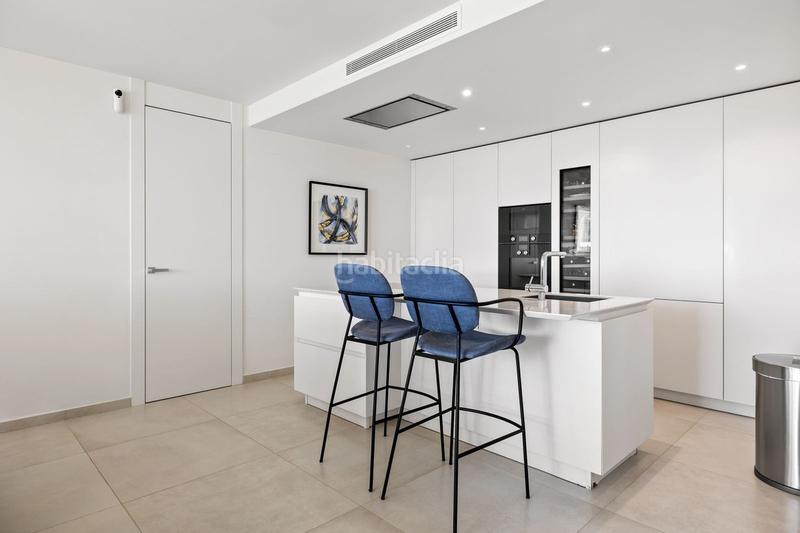 Foto c81e619d-46d2-4394-b481-f545ff96ee26. Ground floor with parking pool in Los Naranjos Marbella